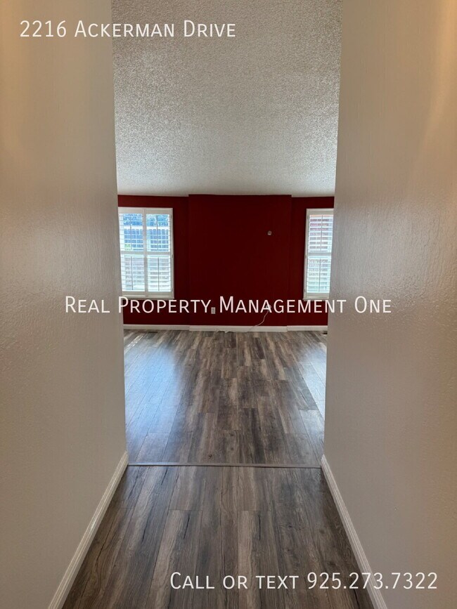 Building Photo - 2216 Ackerman Dr