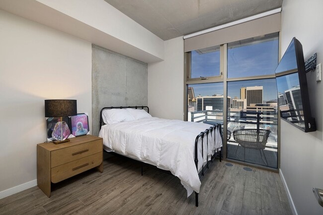 Building Photo - FULLY FURNISHED - JUHL - 2 BEDROOM 2 BATH WITH 2 PARKING SPACES