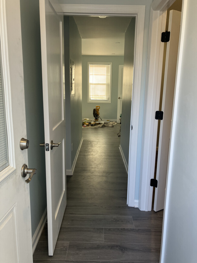 Entry Hallway - 2006 Albany Post Rd