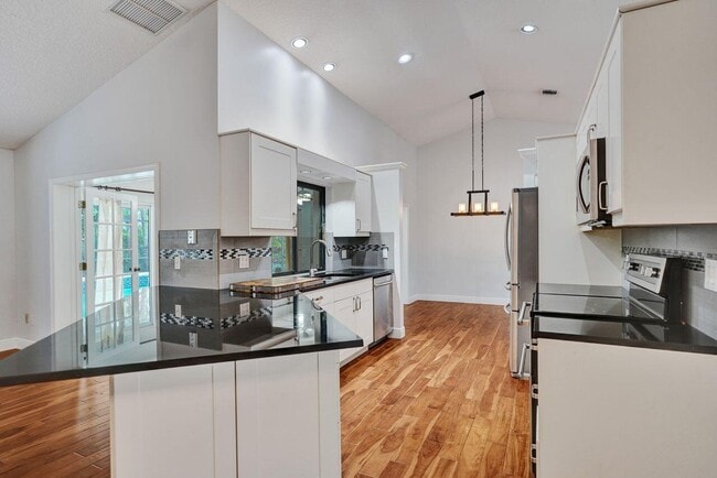 Building Photo - 1283 Barnstaple Cir