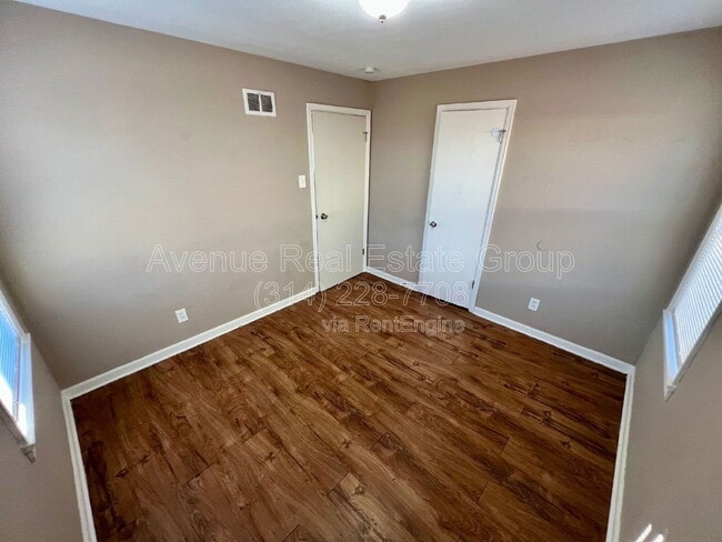 Building Photo - 242 Emerling Dr