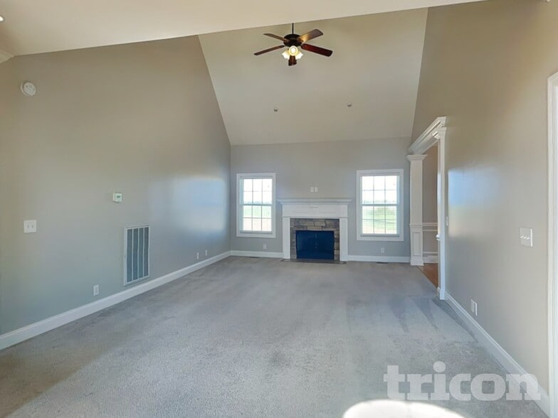 Building Photo - 1410 Deerskin Ct