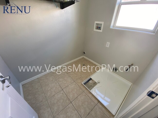 Building Photo - Rhodes Ranch 3 Bedroom Available Now