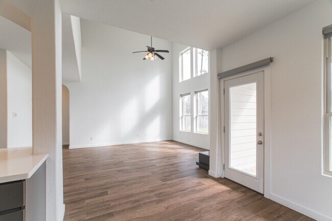 Building Photo - 102 E Lasting Spring Cir