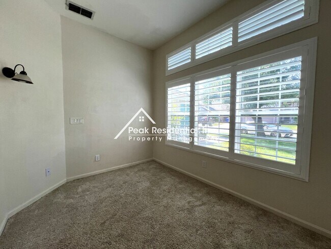 Building Photo - 8817 Barn Owl Ct
