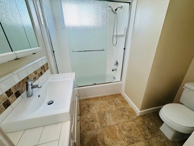 Building Photo - Beautifully Refreshed 3-Bedroom Home with Timeless Charm and Modern Comforts