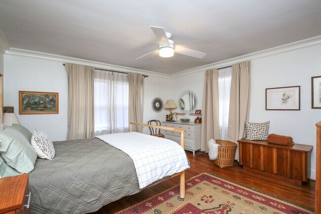 Building Photo - Adorable 3 bedroom ranch with fenced yard!