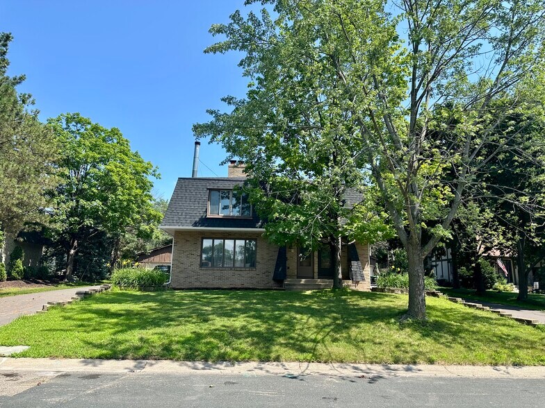 Building Photo - 7301 Glouchester Dr