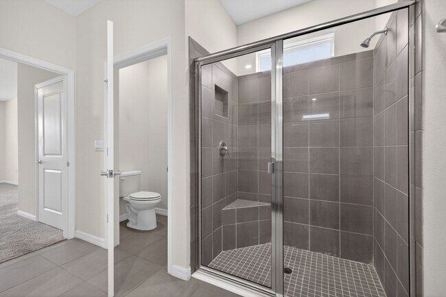Building Photo - 4 Bedroom in Gated Community!