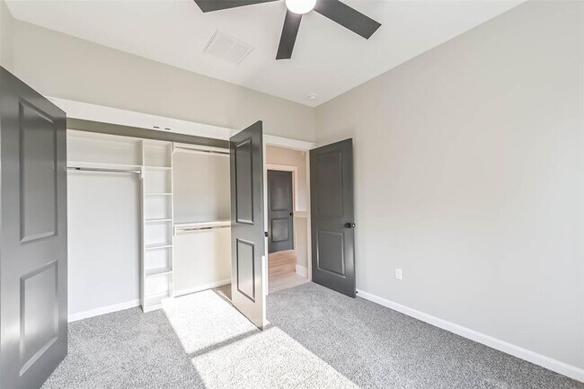 Building Photo - 4721 Mallow St