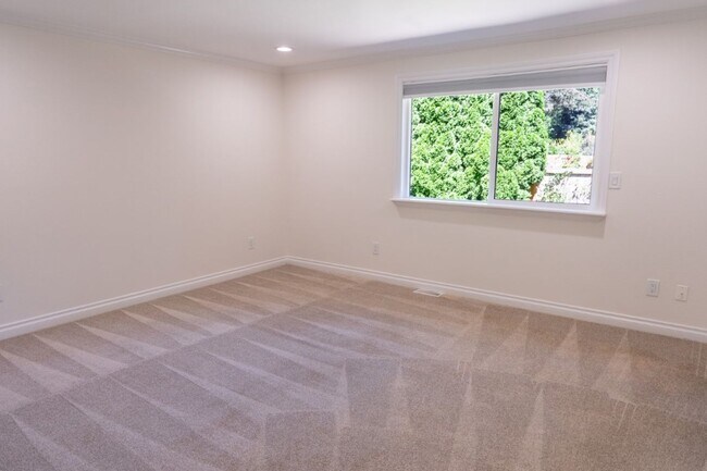 Building Photo - 3bd/1.75ba Sammamish House