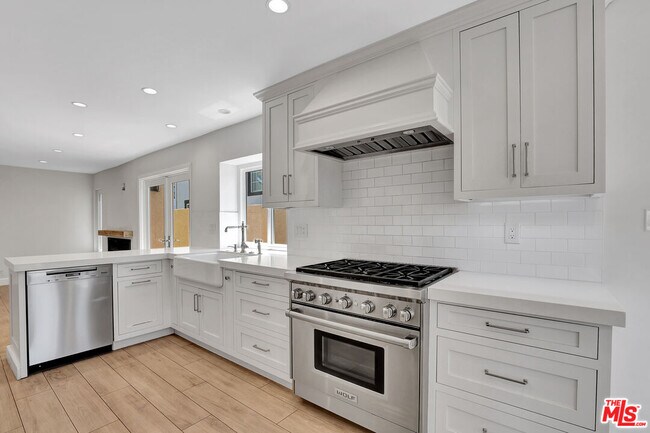 Building Photo - 24701 Cll Conejo
