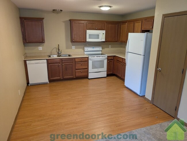 Building Photo - 905 Fall Meadow Ln