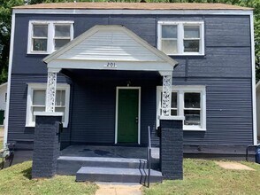 Building Photo - 201 S Lowry St