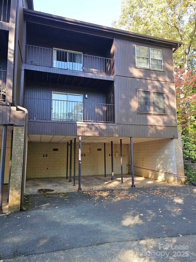 Building Photo - 849 Nottingham Dr