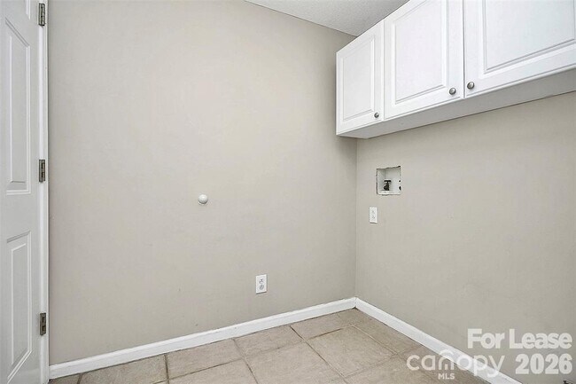 Building Photo - 8609 Walsham Dr