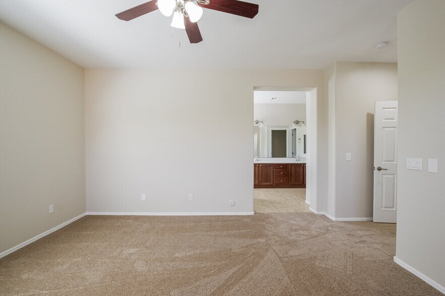 Building Photo - 25934 N 54th Ave