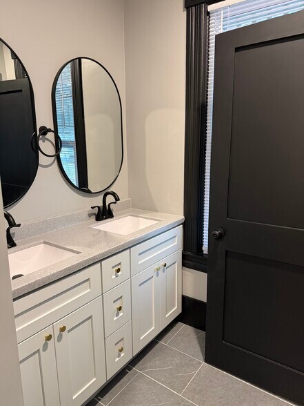 Building Photo - 517 Livingston