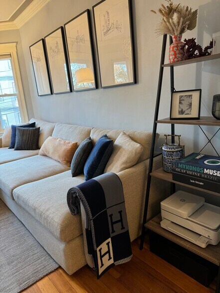 Building Photo - 63 Downer Ave