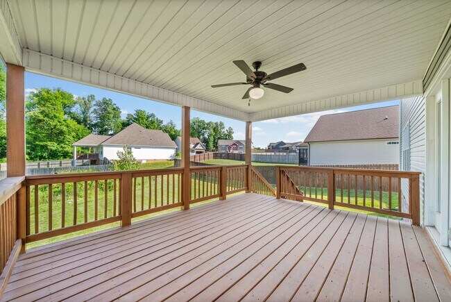 Building Photo - Pet Friendly Four Bedroom!