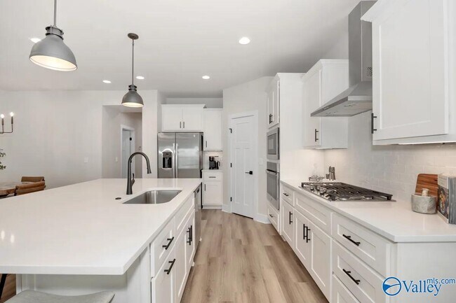 Building Photo - 80 Mountain Vis Cir