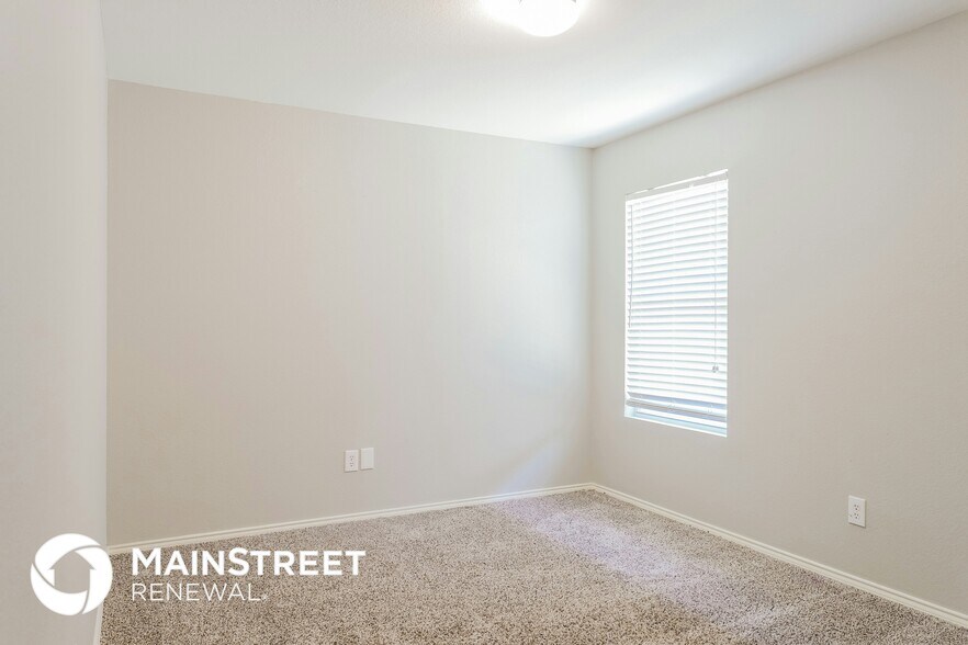 Building Photo - 837 Santa Rosa Dr