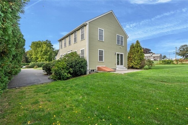 Building Photo - 20 Vanderbilt Ln