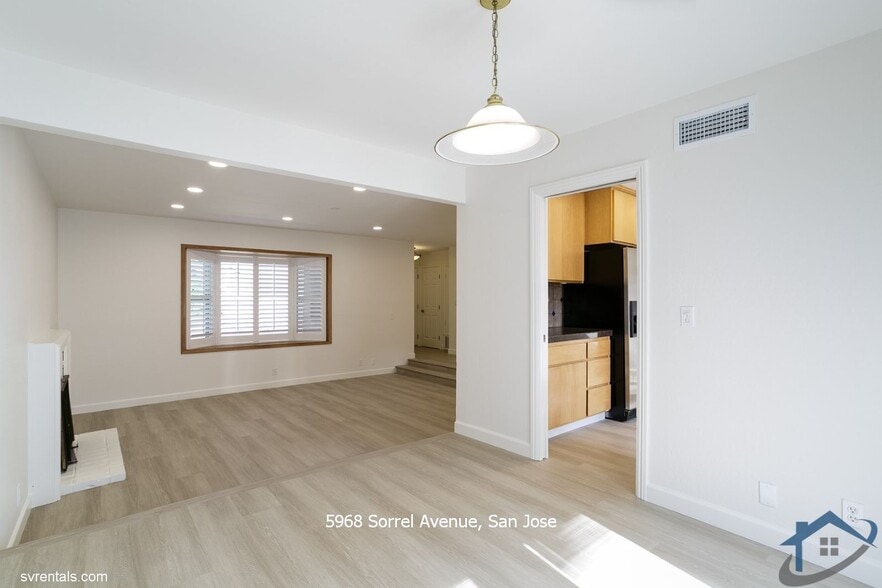 Building Photo - 5968 Sorrel Ave