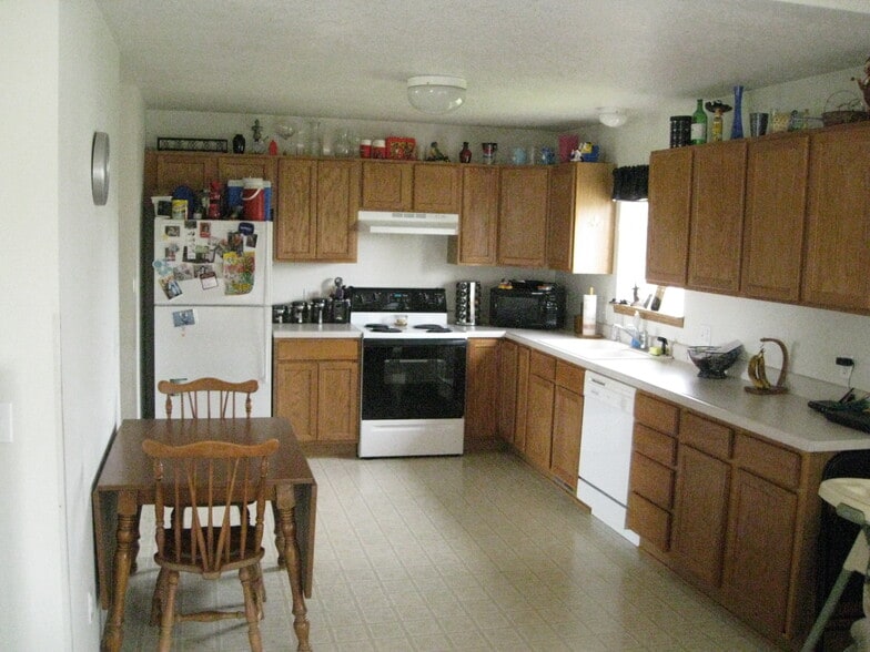 Building Photo - 4613 Twain St