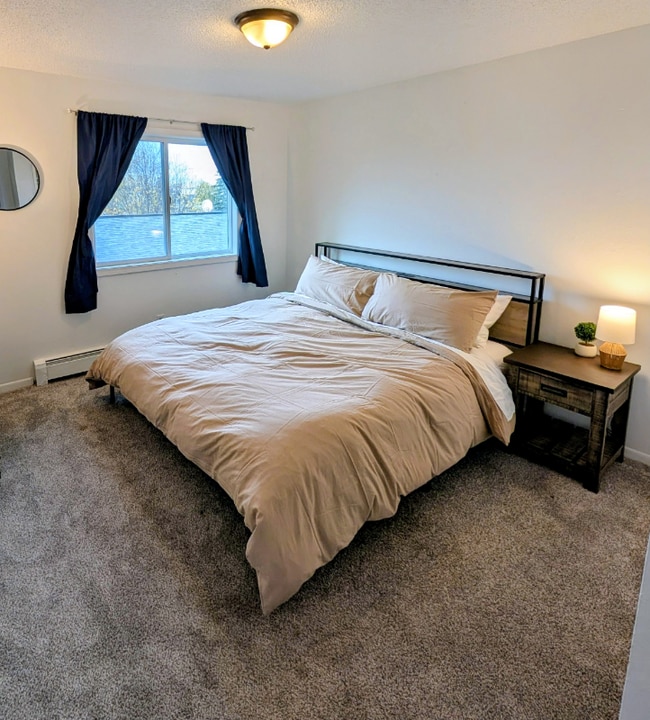 Building Photo - 1009 W 30th Ave