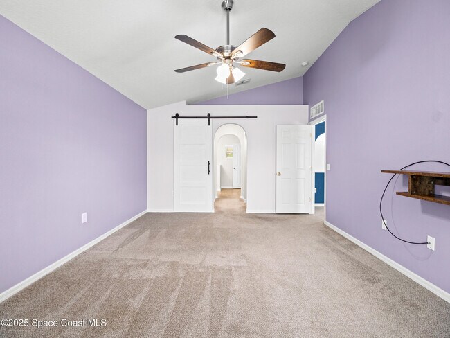 Building Photo - 380 Courtney St