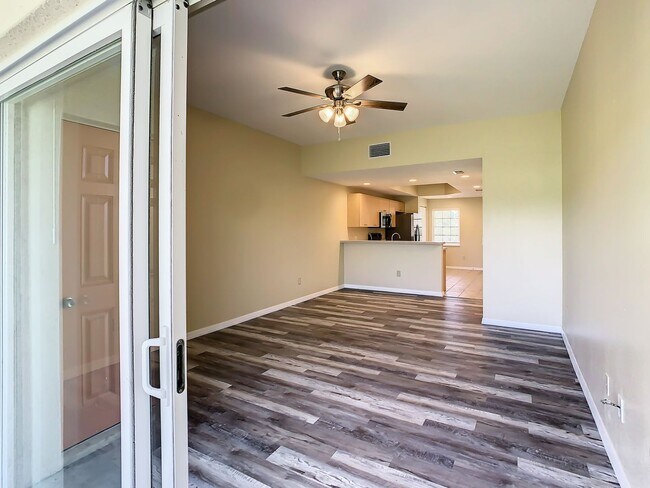 Building Photo - Deep Creek Townhome - Golf Course View (ONE FREE MONTH RENT FOR QUALIFIED APPLICANTS!)
