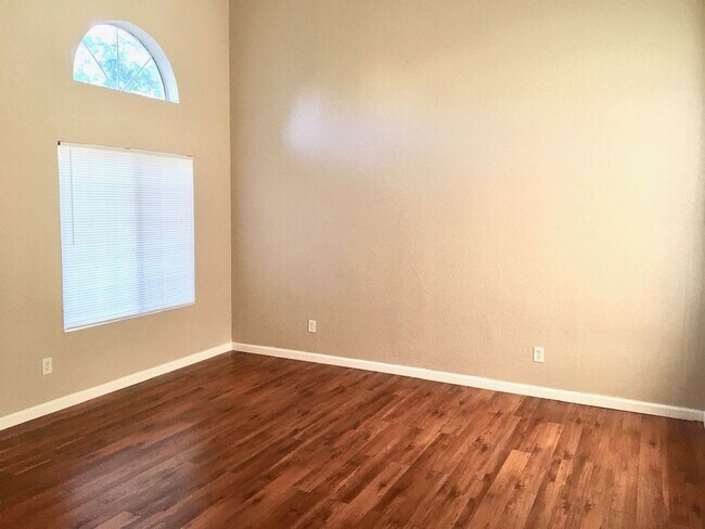Building Photo - Large 3 Bedroom 2.5 Bath House w/ Garage in Vallejo -- COMING SOON !!!