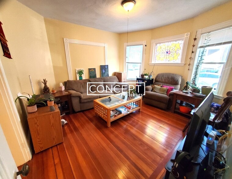 Building Photo - 2 Gilson Terrace