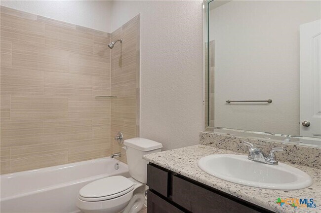 Building Photo - 505 Adley Ave