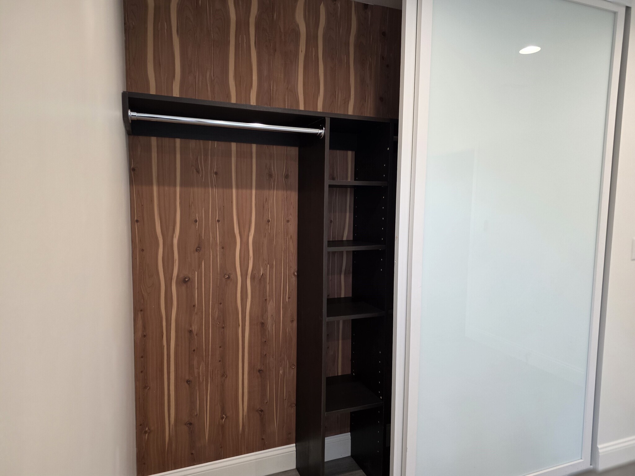 Building Photo - 425 Western Ave