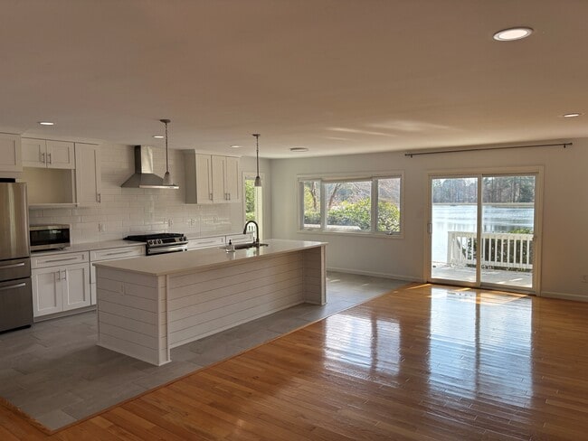 Building Photo - 60 Gingham Ln