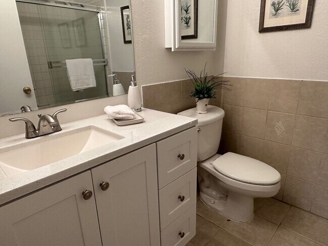 Building Photo - Must See This Remodeled 2 Bedroom, 1 Bathroom Condo in San Jose!