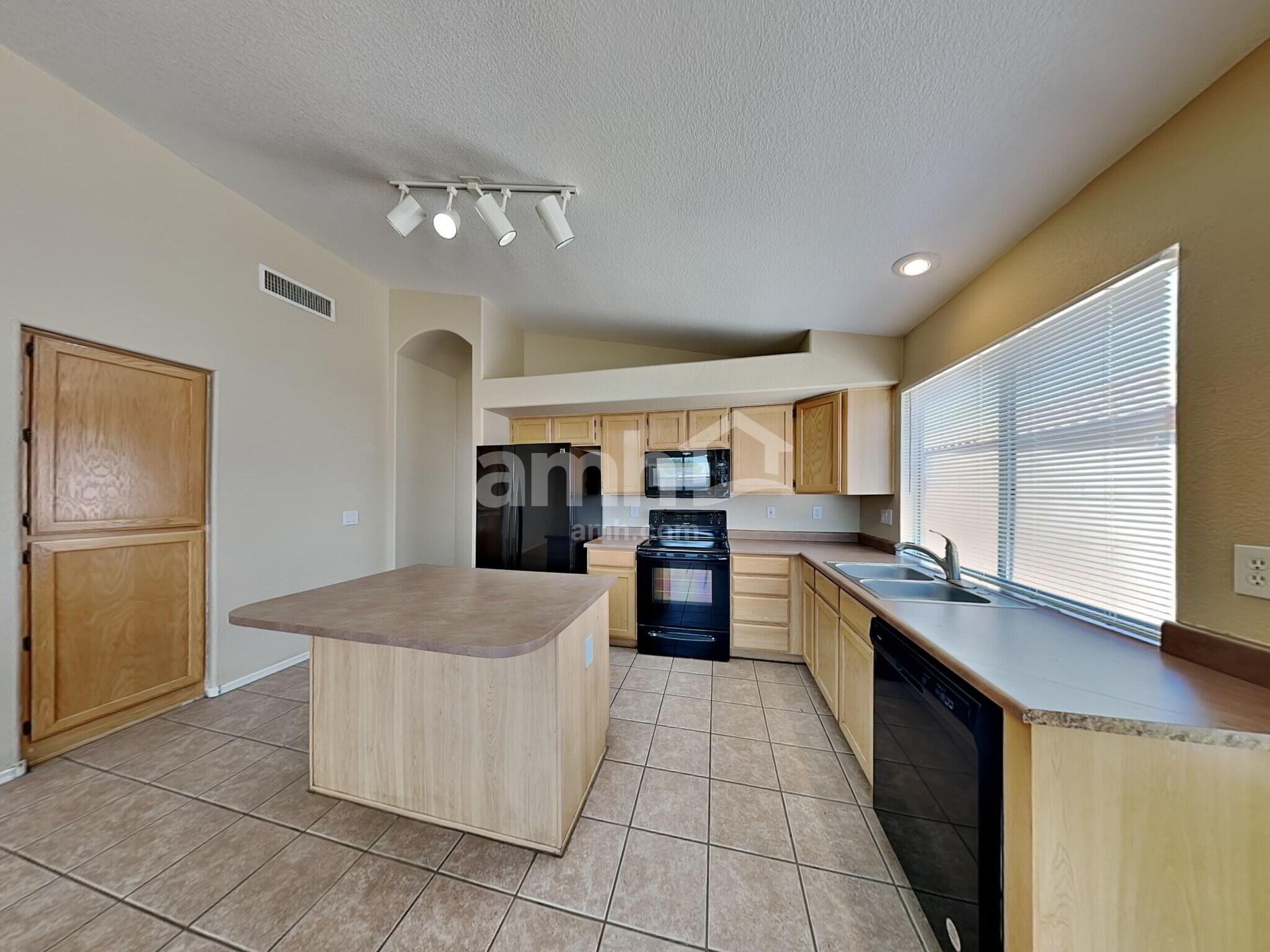 Building Photo - 17121 N Eureka Trl
