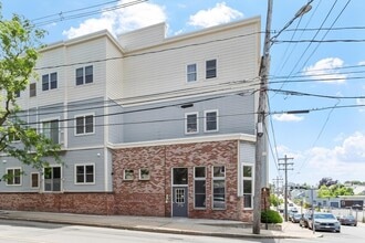 Building Photo - 75 Walnut St