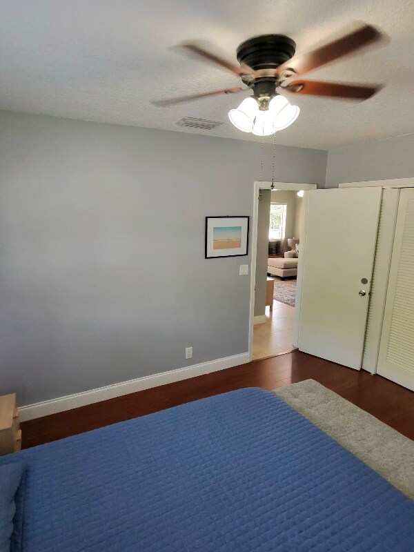 Building Photo - 2419 NE 2nd Ave