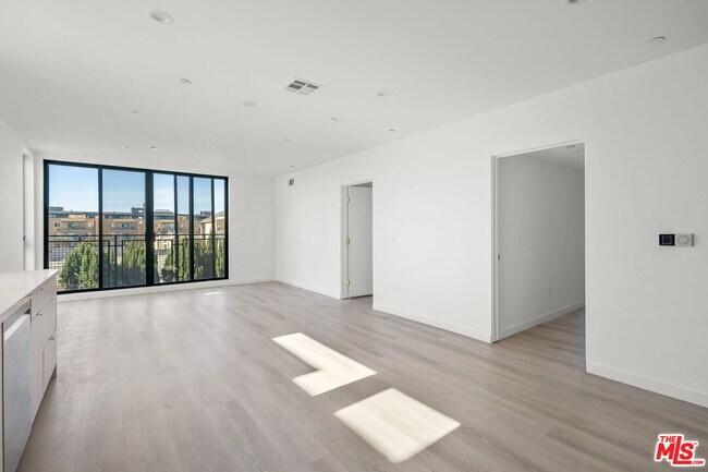 Building Photo - 3755 S Canfield Ave