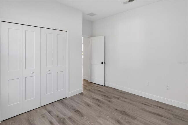 Building Photo - 3272 W Fairbank Dr