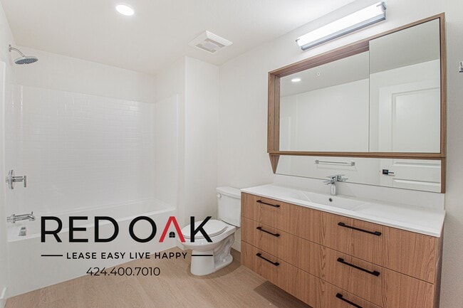 Building Photo - 856 S Gramercy Dr