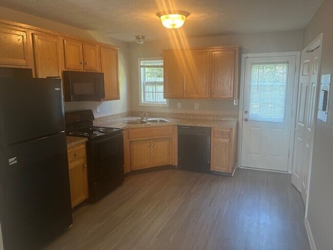 Building Photo - 822 Oak Arbor Ct