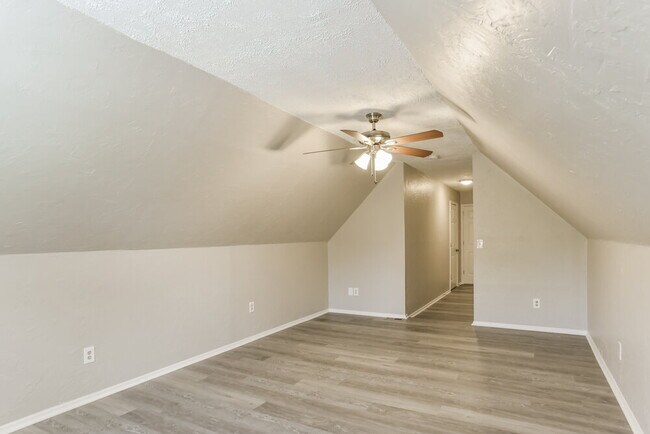 Building Photo - 200 Steamboat Ct
