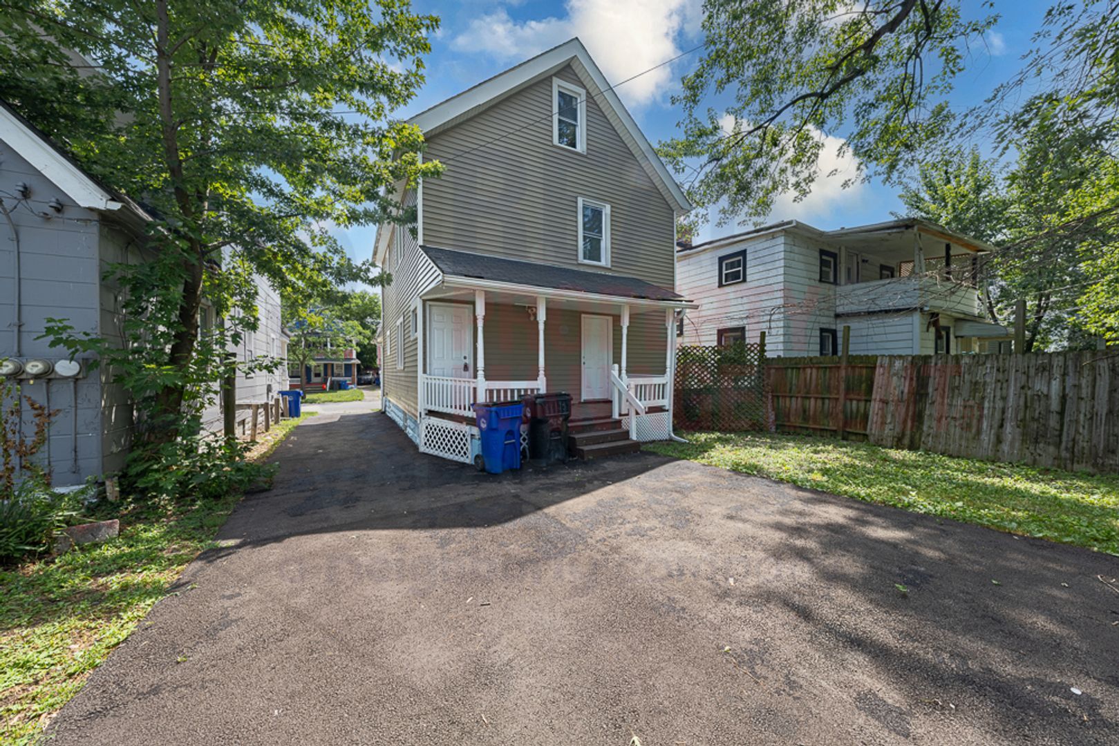 Building Photo - 2040 W 103rd St