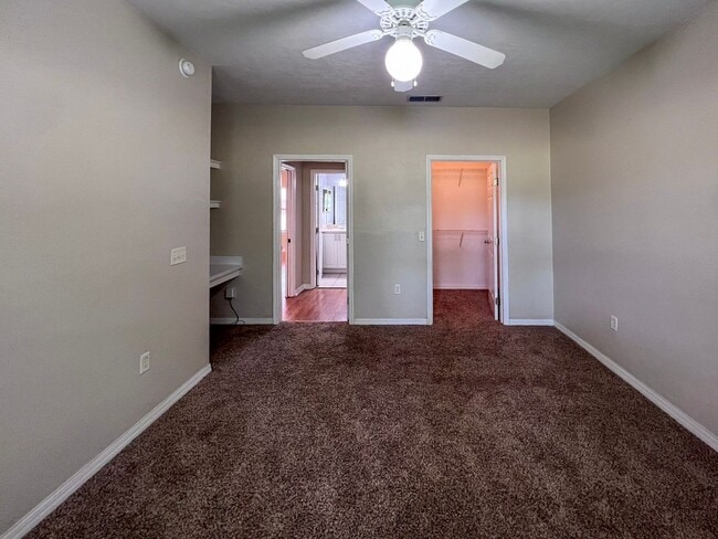 Building Photo - 1/1 Condo in the Greens at West End - Available mid-June!