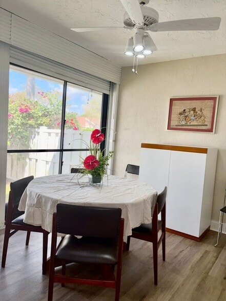 Building Photo - 8107 Summerbreeze Ln