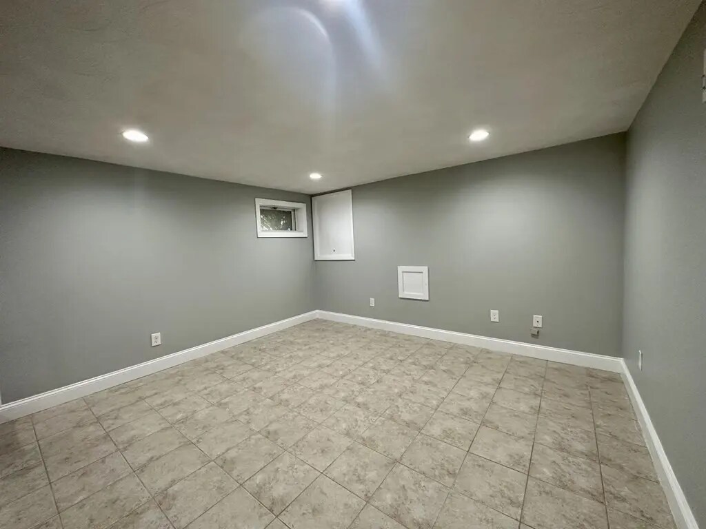 Building Photo - 33 Rublee St